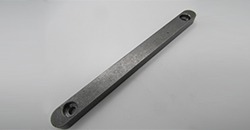 Sonderform Passfeder mit zwei Bohrungen für Halteschrauben